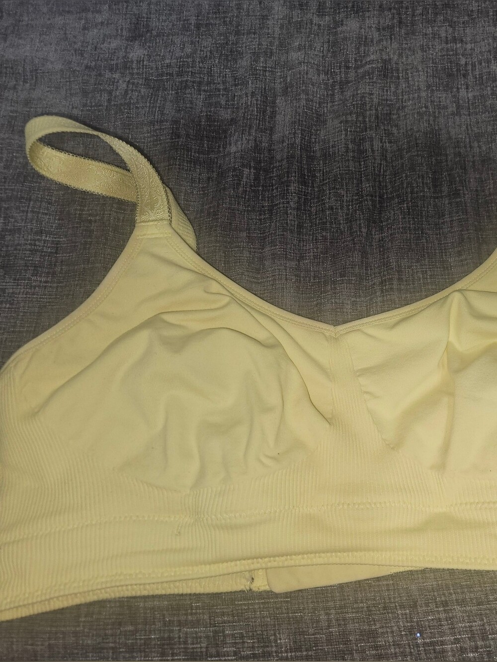 Everyday Wireless Comfort Bralette in Pale Yellow